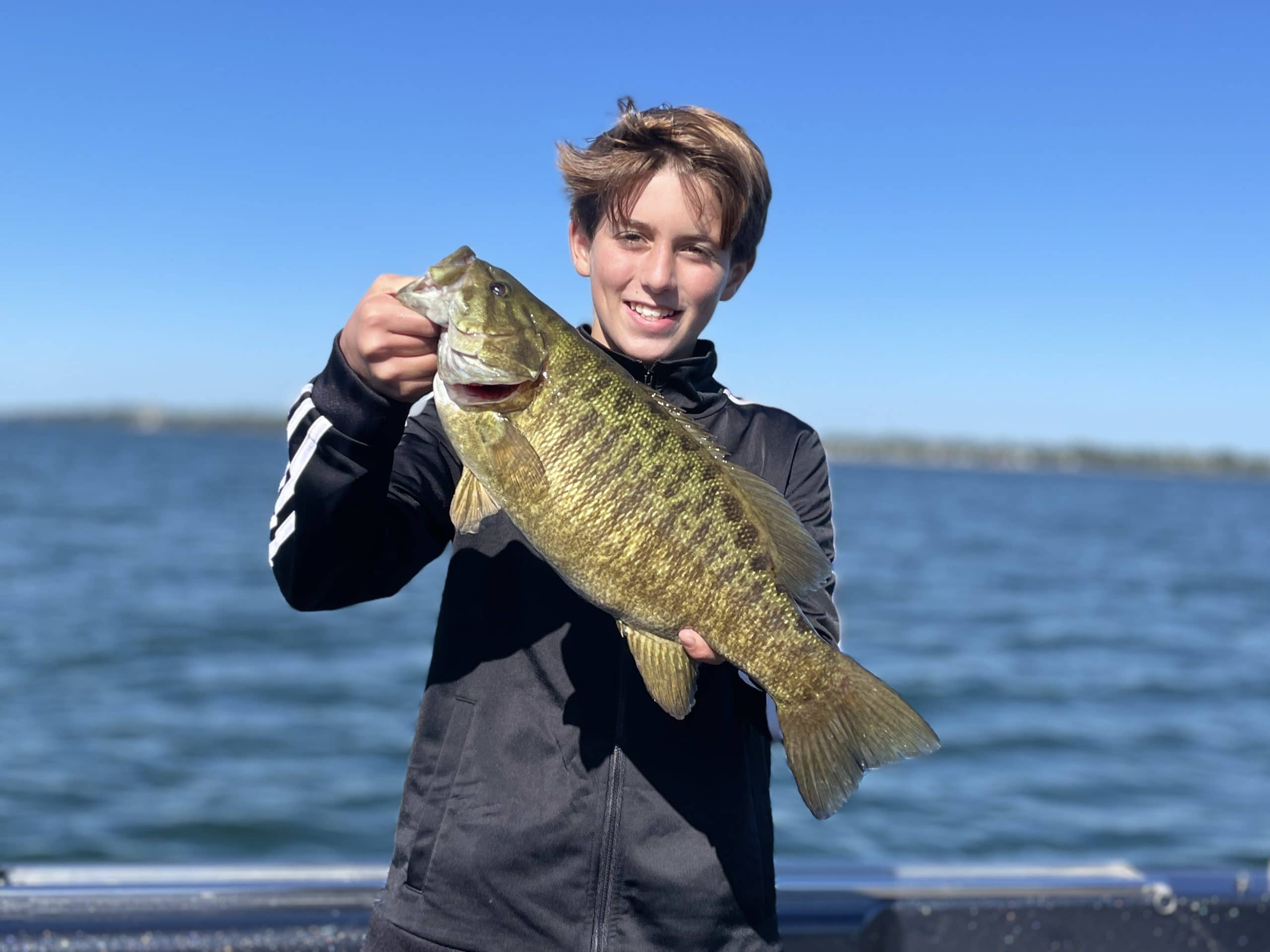 A true 7lb plus Lake Erie smallmouth bass - Lake Erie Buffalo NY Fishing  Charters